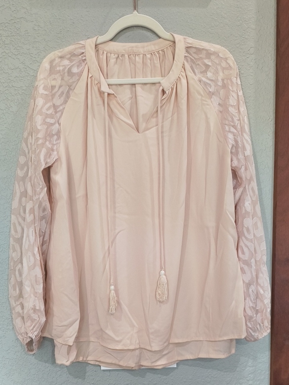 Women's Blush Cream Lace-Sleeve Peasant Blouse